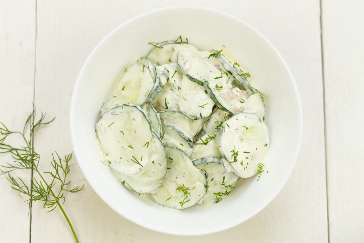 Betere Komkommersalade maken - Salade recept | SmaakMenutie FA-84