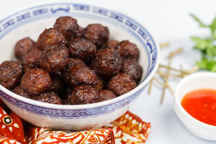 Indische gehaktballetjes in ketjap