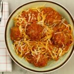 Pasta met balletjes in tomatensaus Pasta met balletjes in tomatensaus
