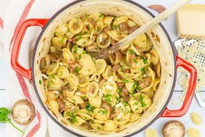 Orecchiette met champignons en spekjes