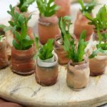 Hamrolletjes met roomkaas en rucola Hamrolletjes met roomkaas en rucola
