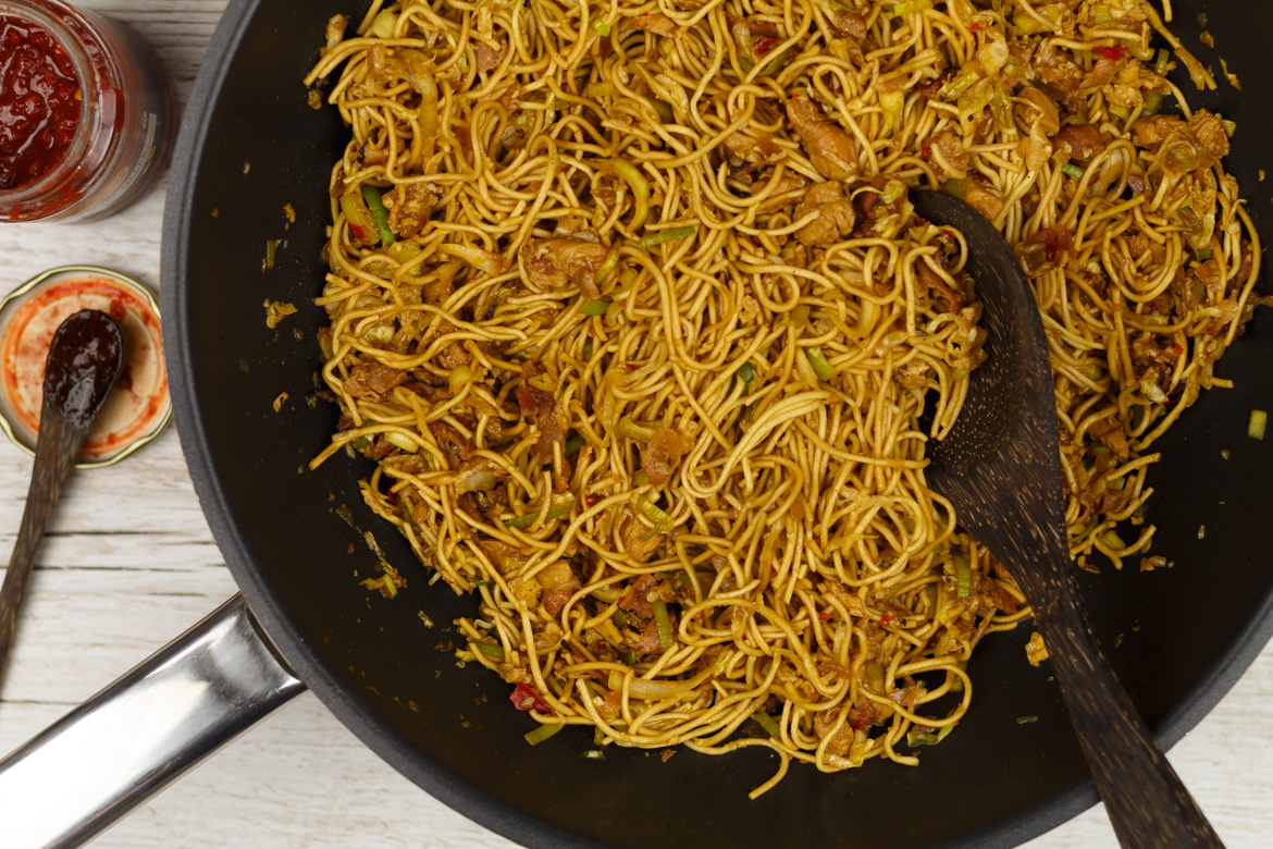 Familierecept! Indonesische bami goreng - Erik&amp;#39;s Asia | SmaakMenutie