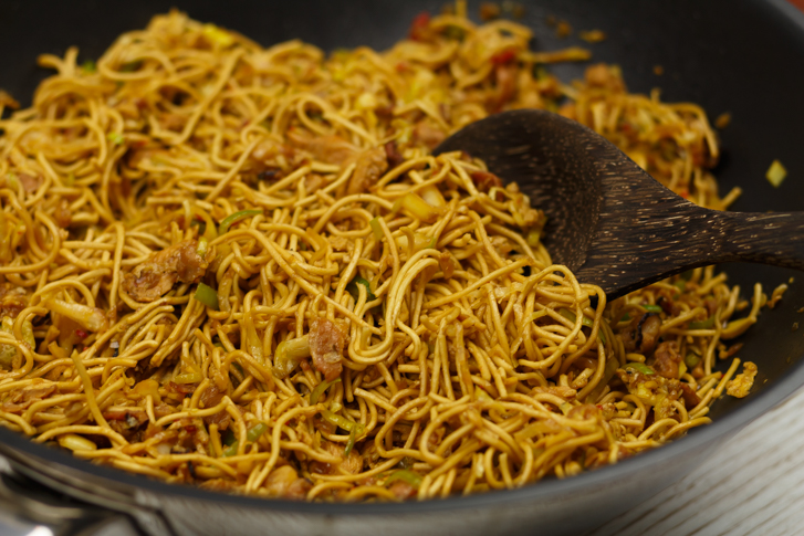 Familierecept! Indonesische bami goreng - Erik&amp;#39;s Asia | SmaakMenutie