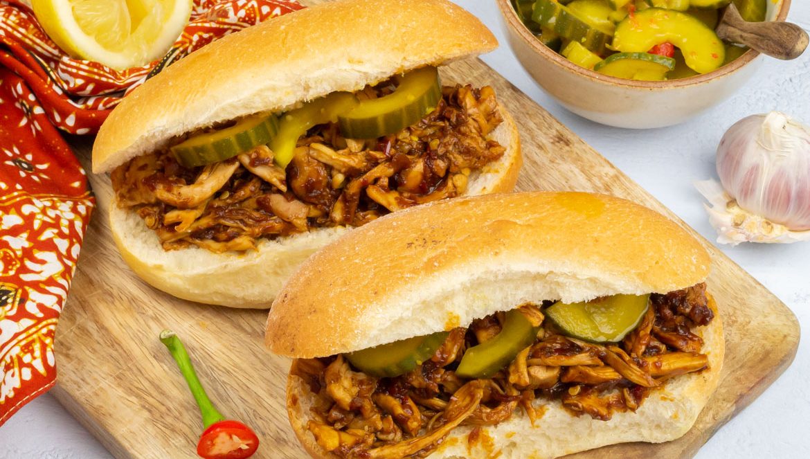 Broodje Indische pulled chicken