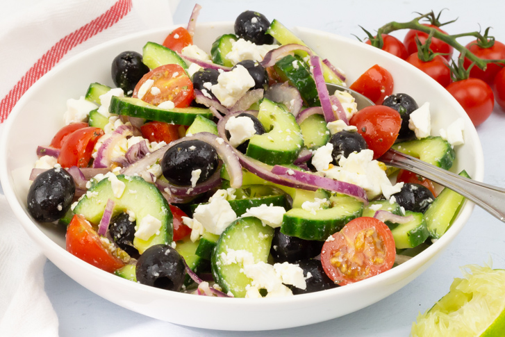 Traditionele griekse salade