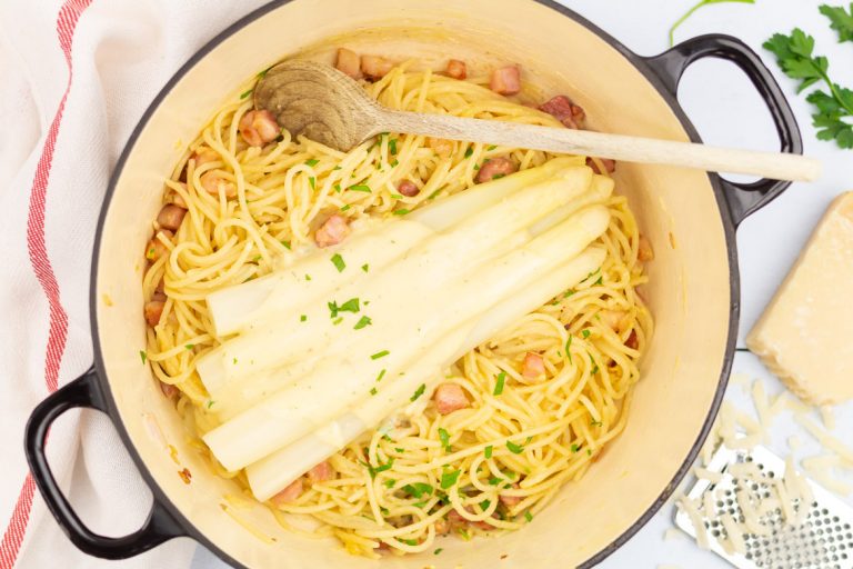 Pasta met witte asperges (en blokjes pancetta!) SmaakMenutie