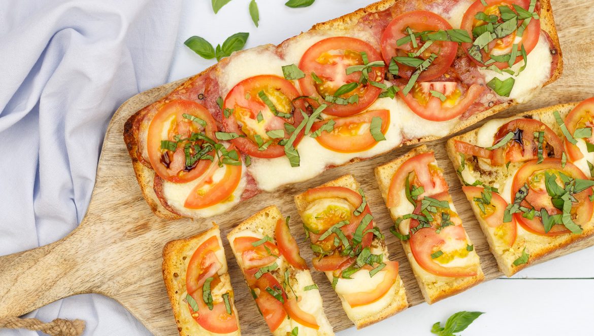 Pizzabrood caprese en salami