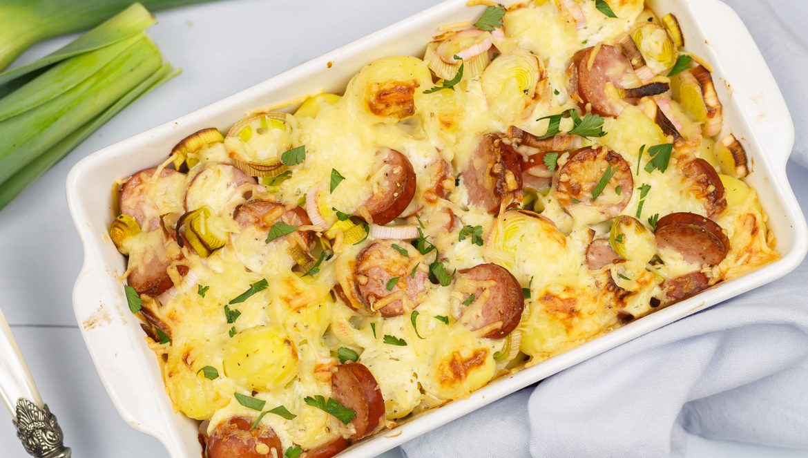 Ovenschotel met prei en rookworst