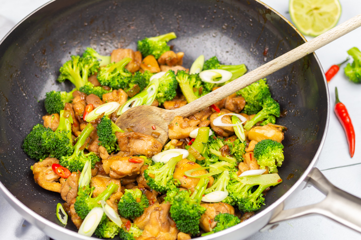Roerbak kip en broccoli