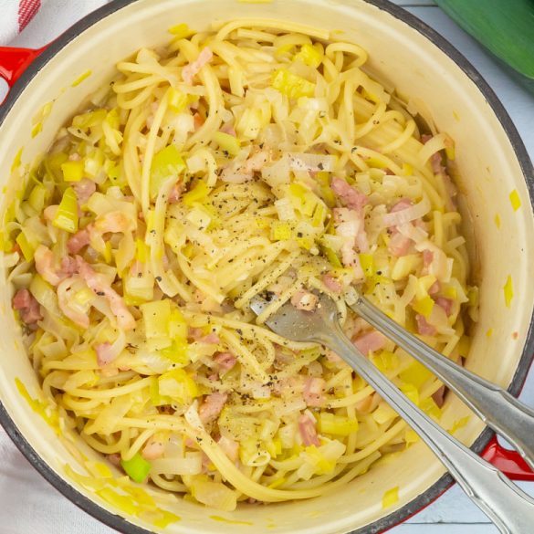 Pasta met spekjes en prei