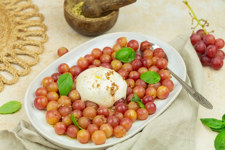Burrata met gegrilde druiven